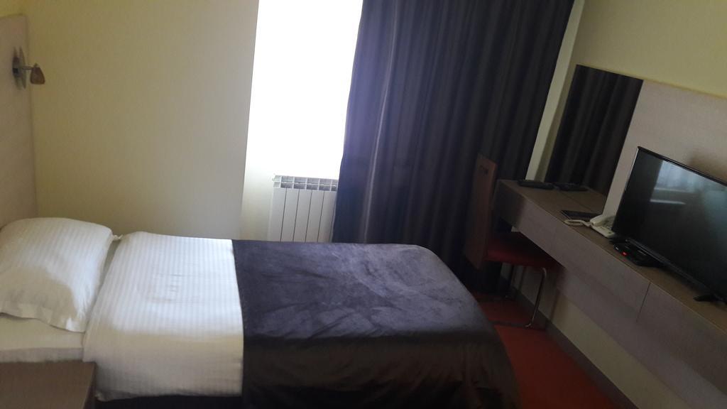Hotel S Berane Extérieur photo