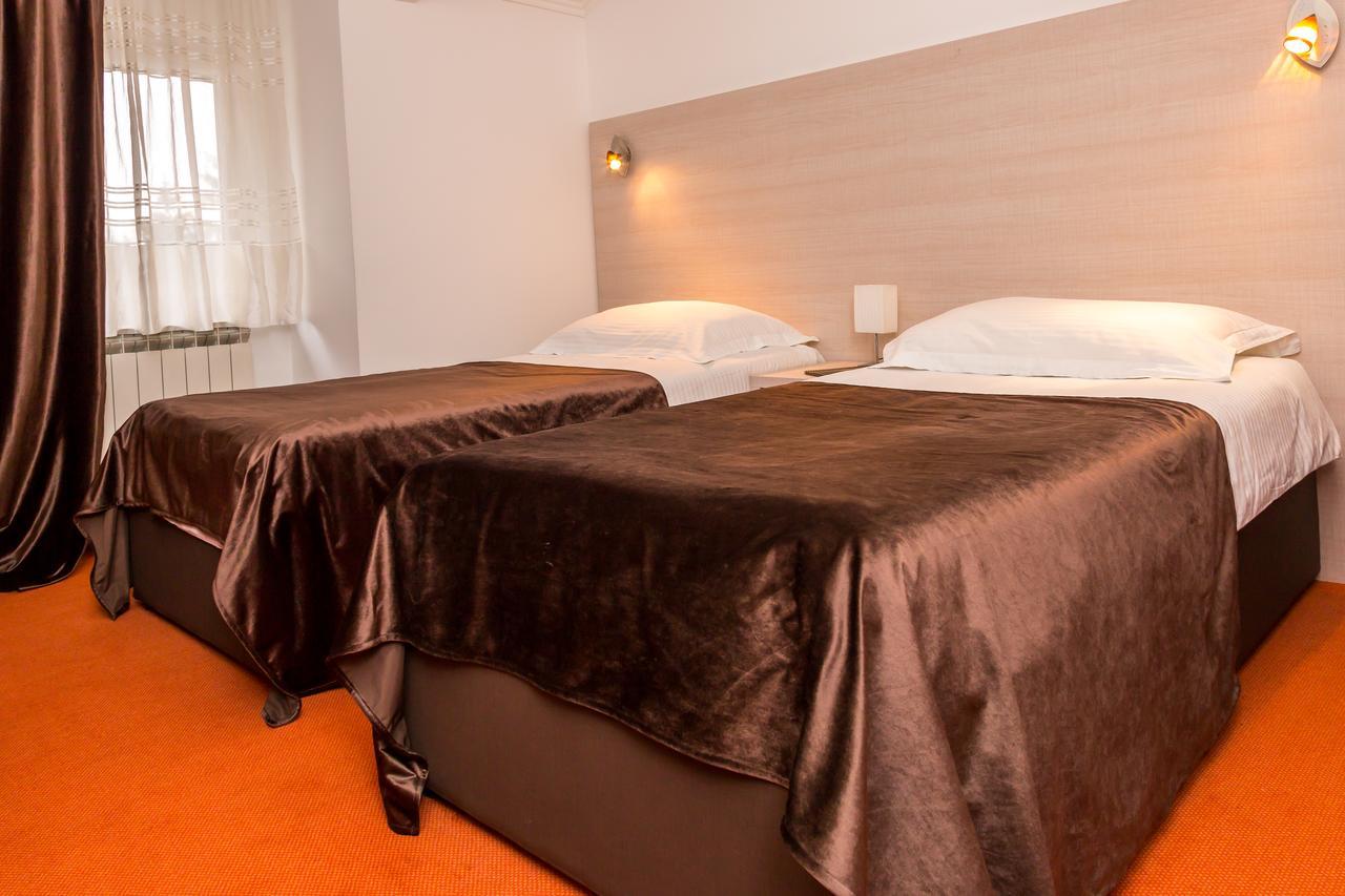 Hotel S Berane Extérieur photo