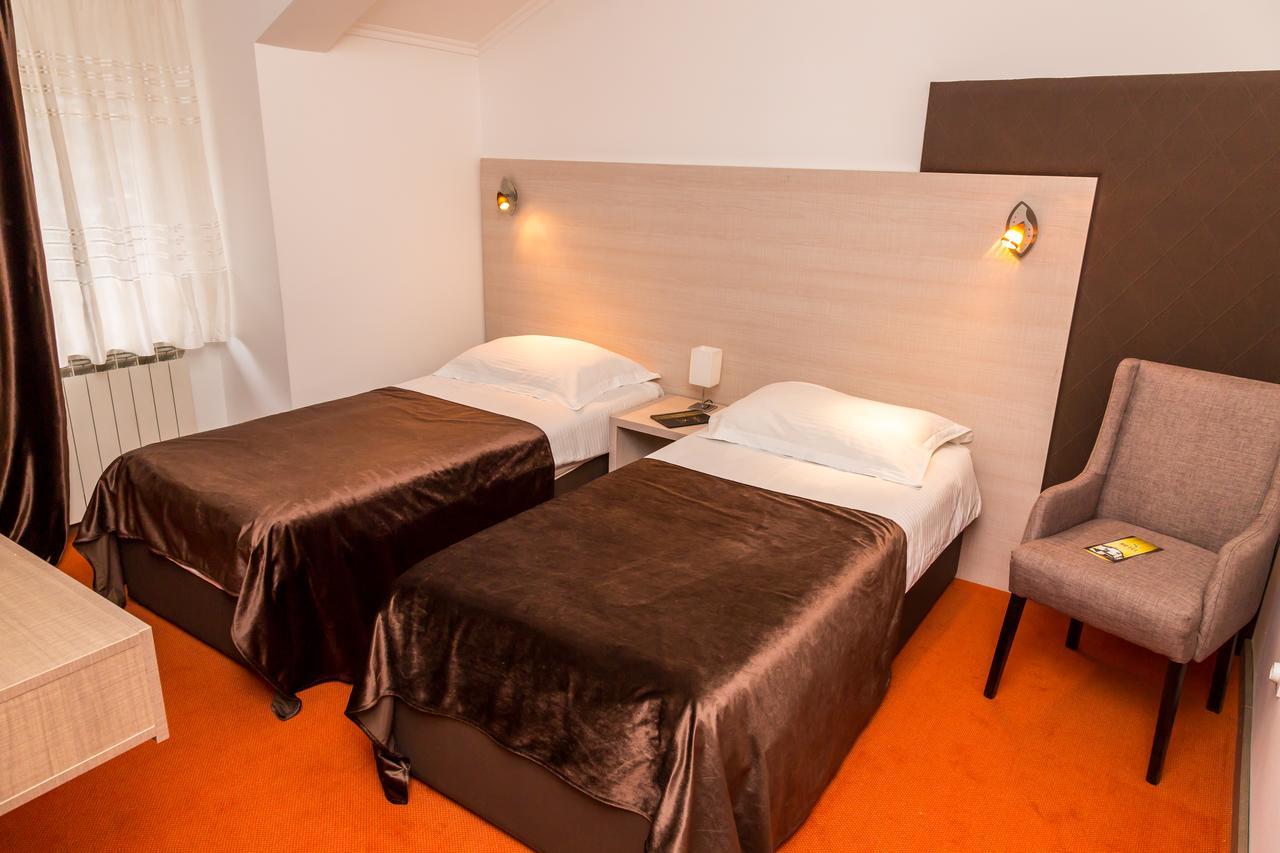 Hotel S Berane Extérieur photo