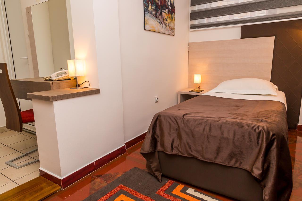 Hotel S Berane Extérieur photo