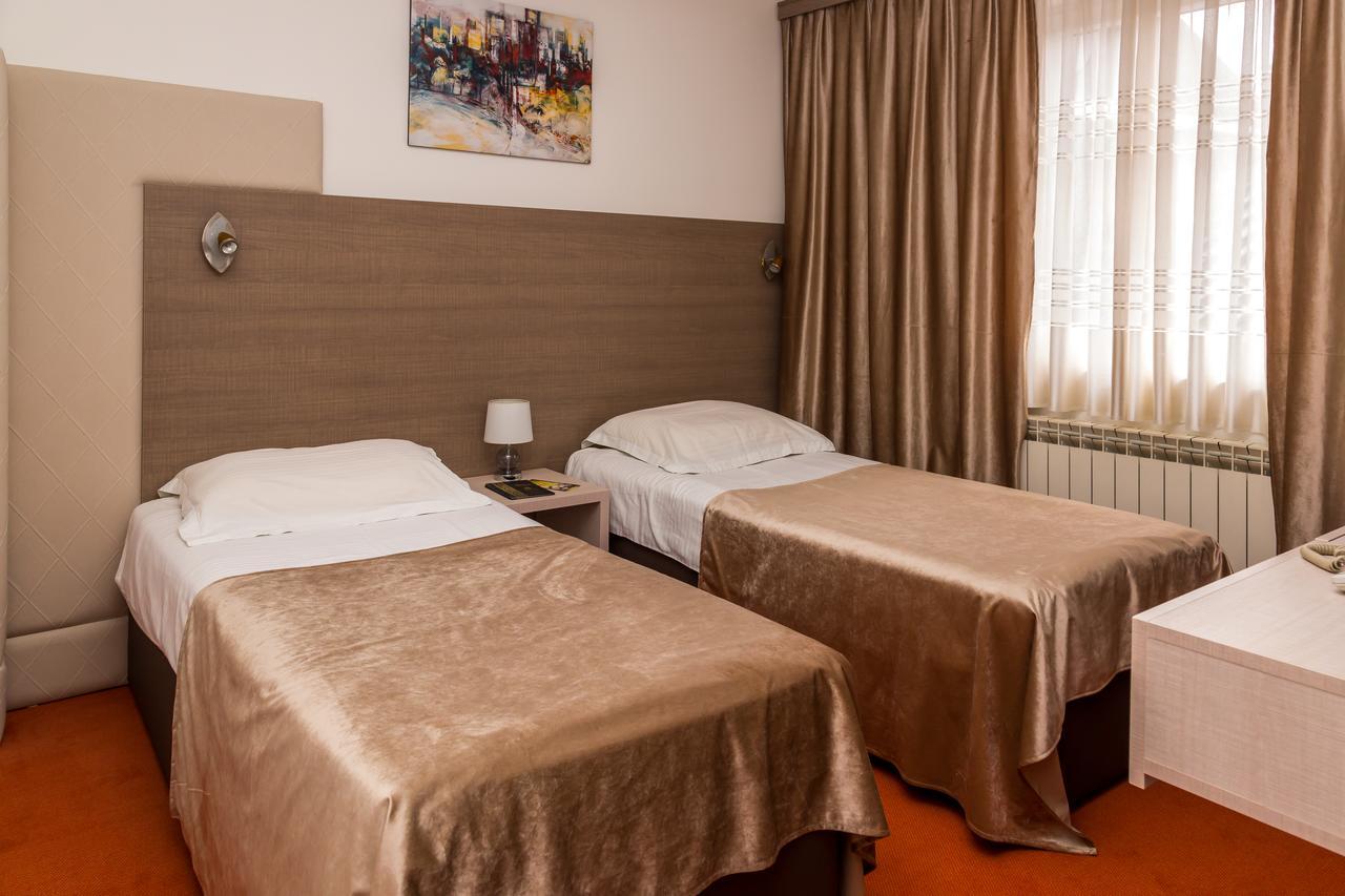 Hotel S Berane Extérieur photo