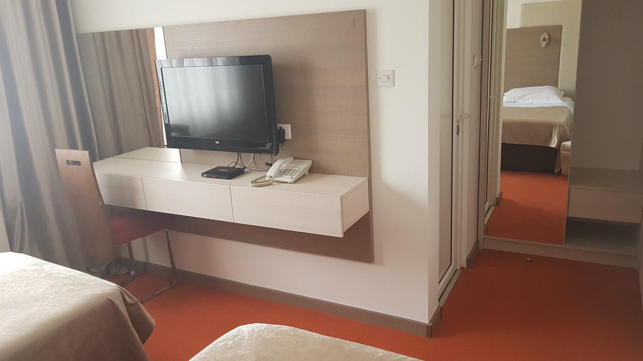 Hotel S Berane Extérieur photo